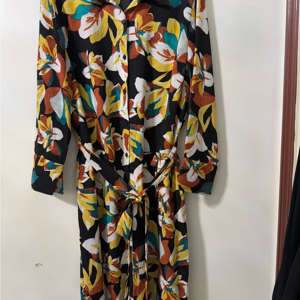 Jennifer Lopez Yellow and Orange Long Sleeve Dress with belt. Perfect for summer